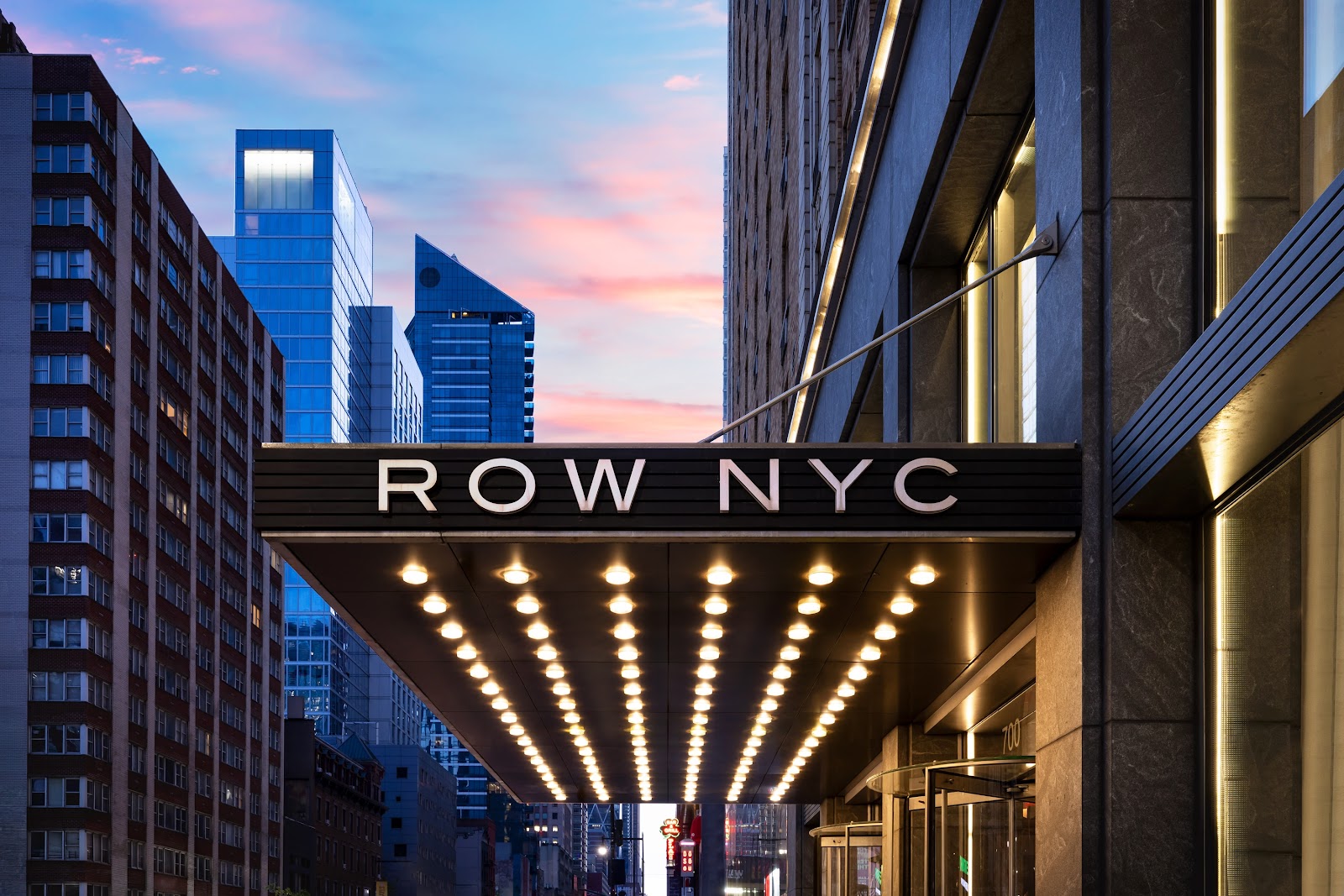 Row Hotel — foto 1