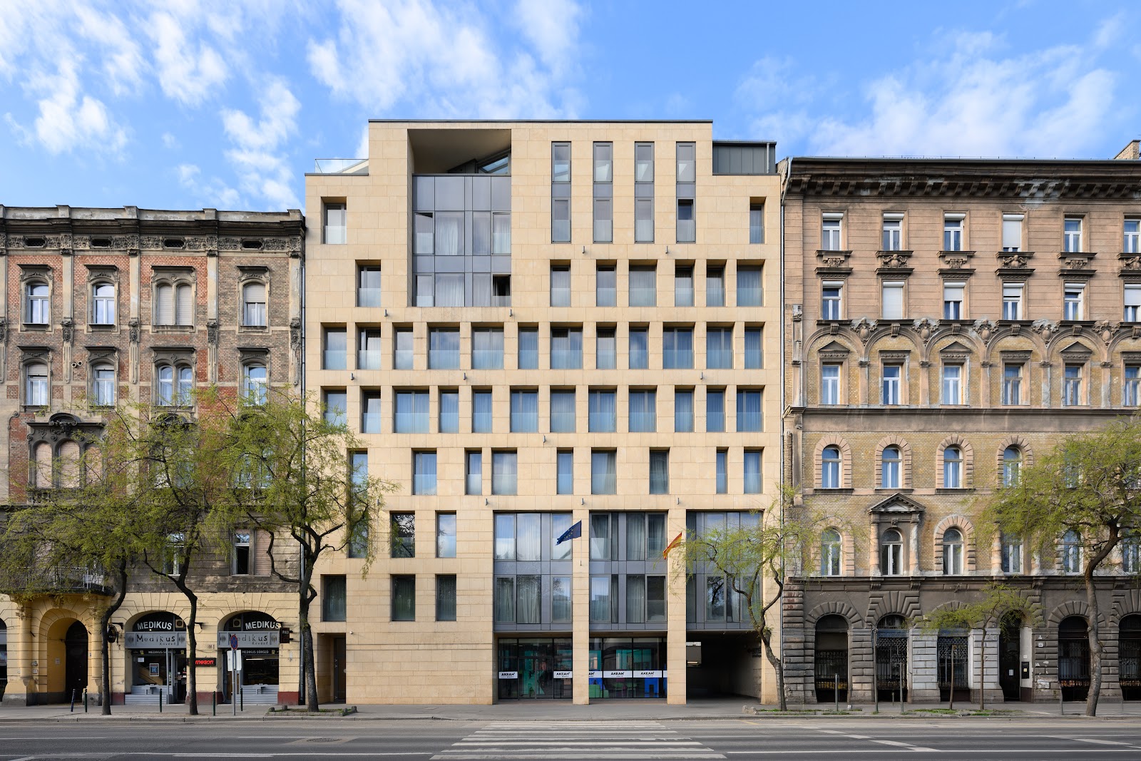 Akeah Verdi Budapest — foto 1